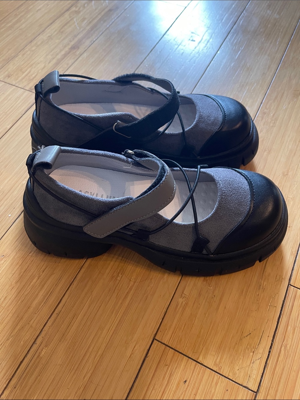 Avery Mary Jane Gray and Black Sneakers. Fabric and vegan leather. - Picture 2 of 4